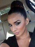 Ouvrir le tchat avec Samia